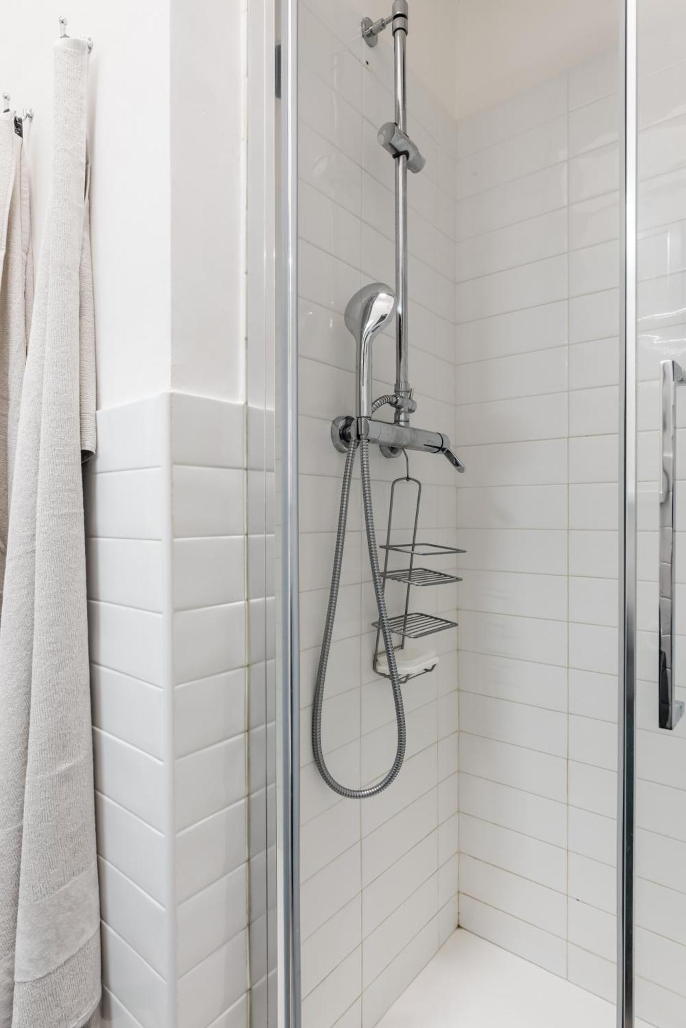 Apartment Acquario 5 Minuti, 1br , Free A-c, Wifi & Netflix 