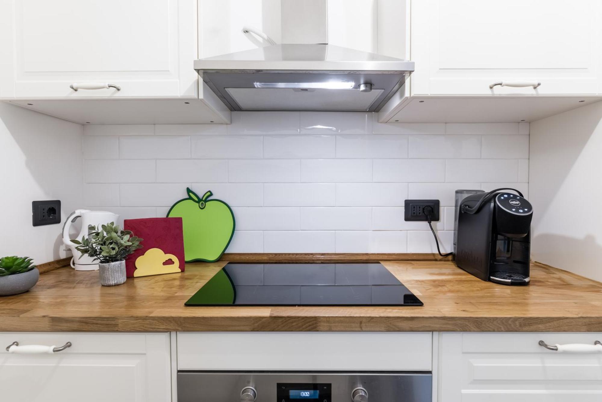 Apartment Acquario 5 Minuti, 1br , Free A-c, Wifi & Netflix 